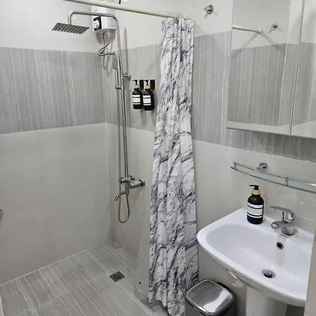 Bgc Beautiful Large 1 Bedroom Condo Sleeps 3 Adults Manila Exterior photo