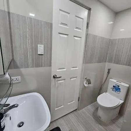 Bgc Beautiful Large 1 Bedroom Condo Sleeps 3 Adults Manila Exterior photo