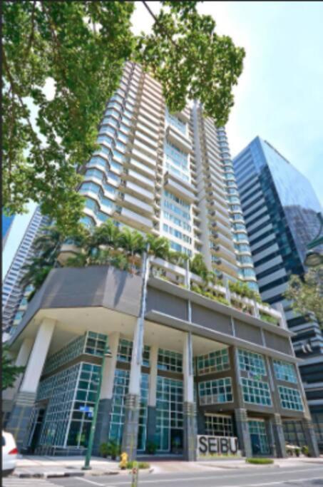 Bgc Beautiful Large 1 Bedroom Sleeps 3 Adults *